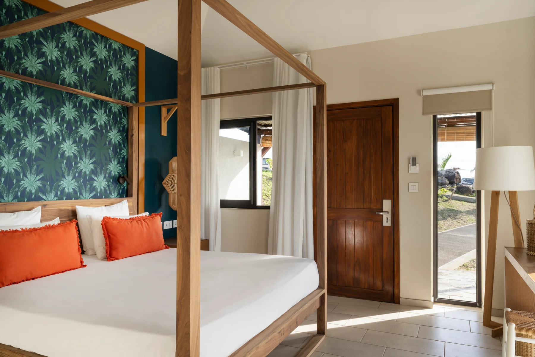 Constance Tekoma, Rodrigues-1